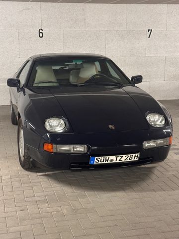 Porsche 928 S4