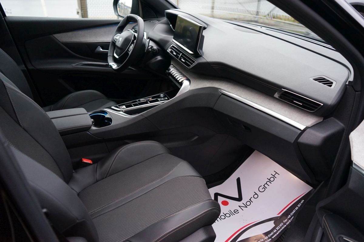 Fahrzeugabbildung Peugeot 5008 GT Pack*Black*7 Sitzer*Finanzierung 2.49%