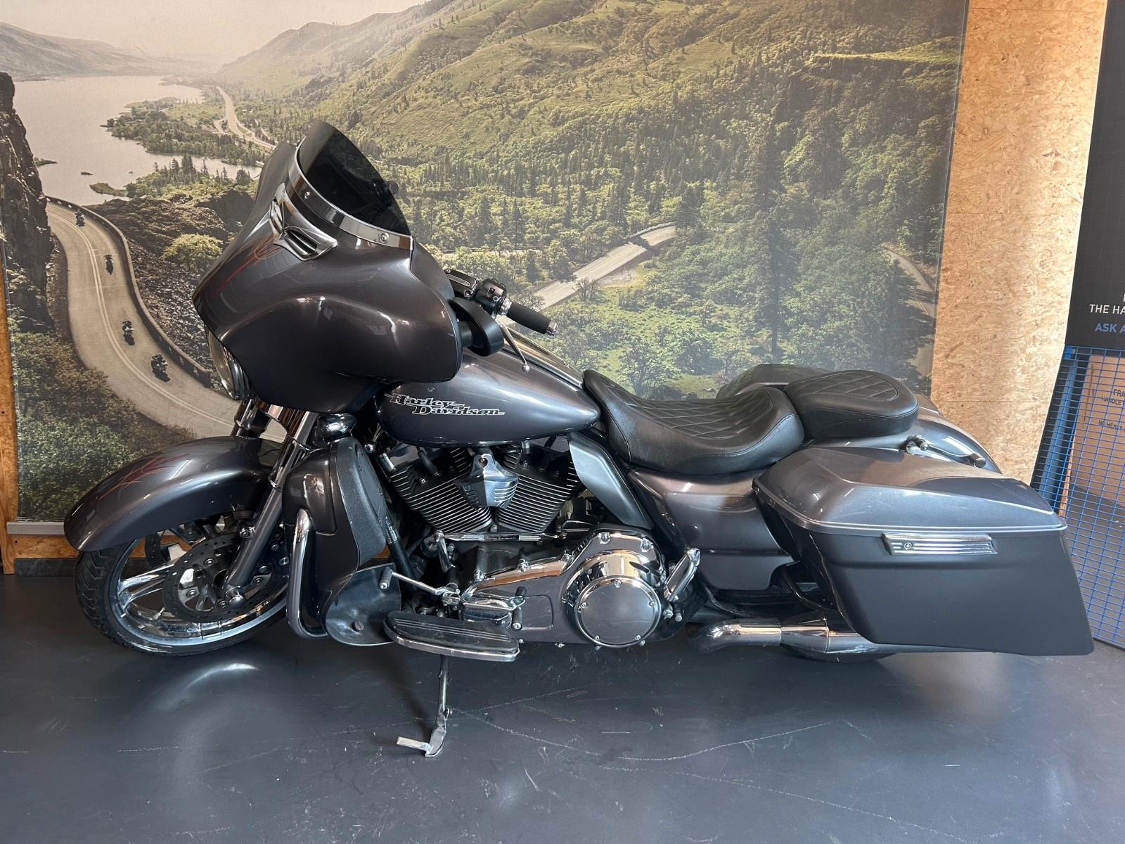 Harley-Davidson | Street Glide