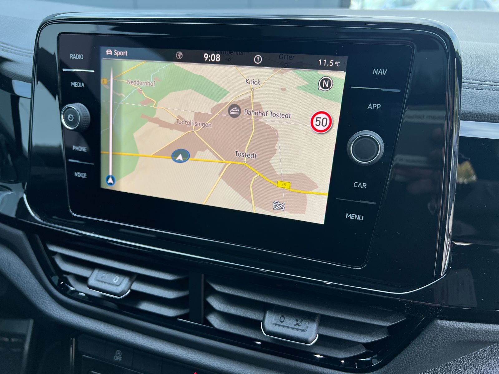 Fahrzeugabbildung Volkswagen T-Roc R-Line 2.0 TSI DSG 4MOTION *AHK, IQ.Light,