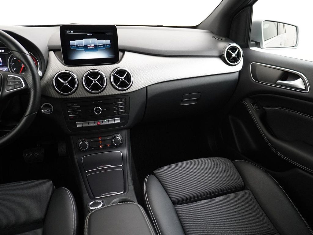 Mercedes-Benz B 180 Ambition Facelift Urban navi kamera AHK au