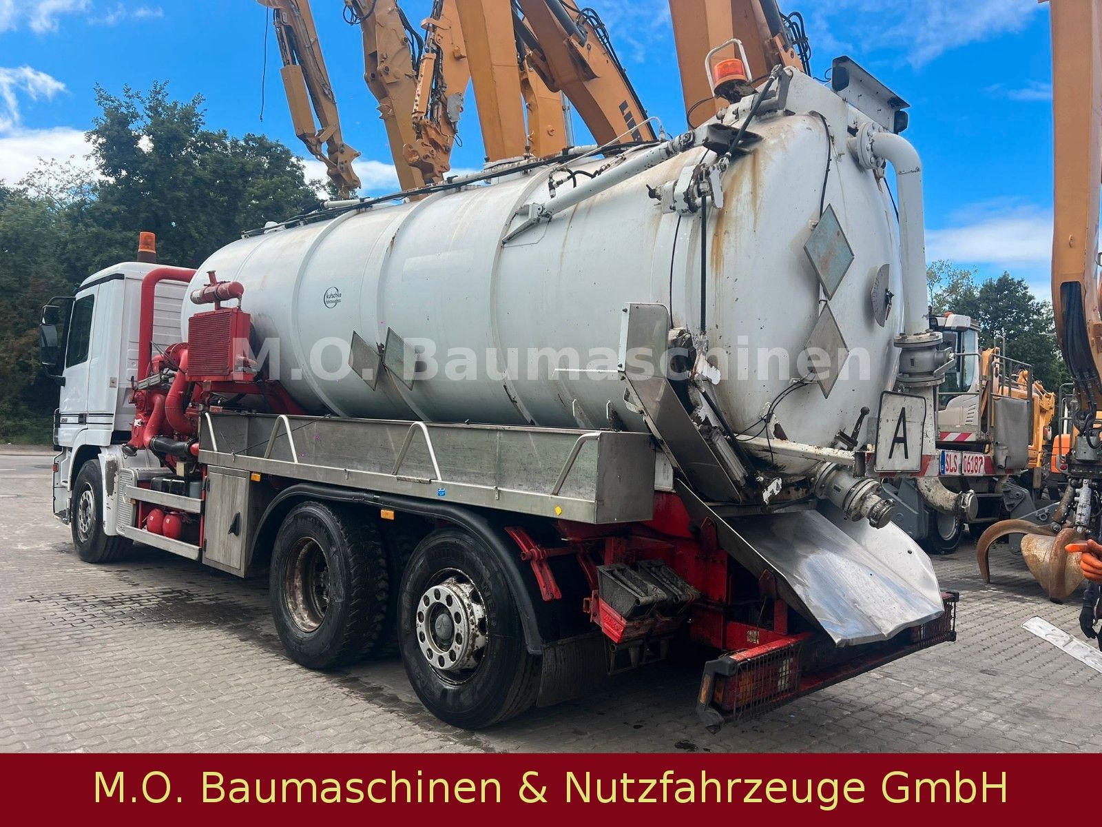 Fahrzeugabbildung Mercedes-Benz Actros 2541 / Saug & Spühlwagen Kroll /13.000L