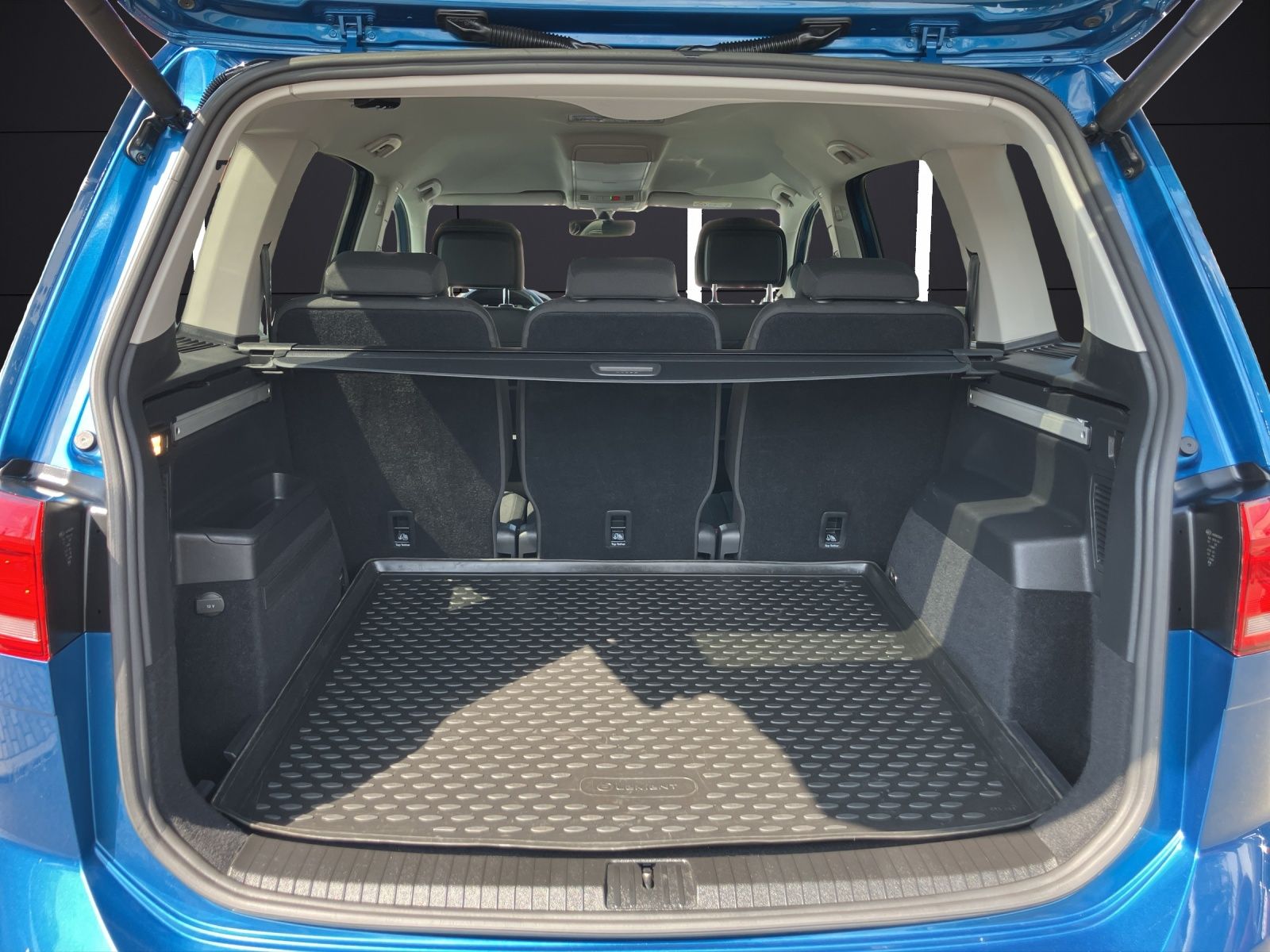 Fahrzeugabbildung Volkswagen Touran Highline BMT/Start-Stopp LED Climatronic