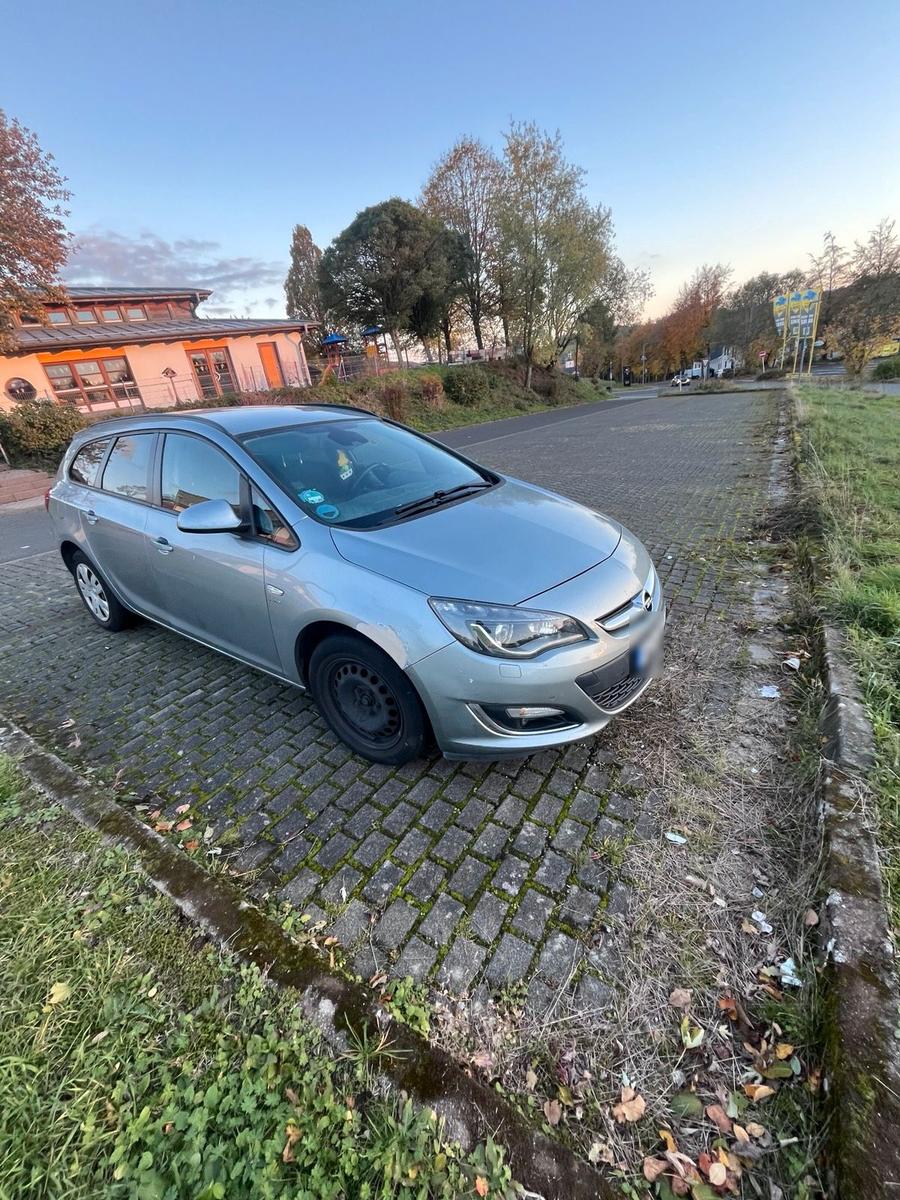 Opel Astra 2013 — engine 165 HP (121kW)