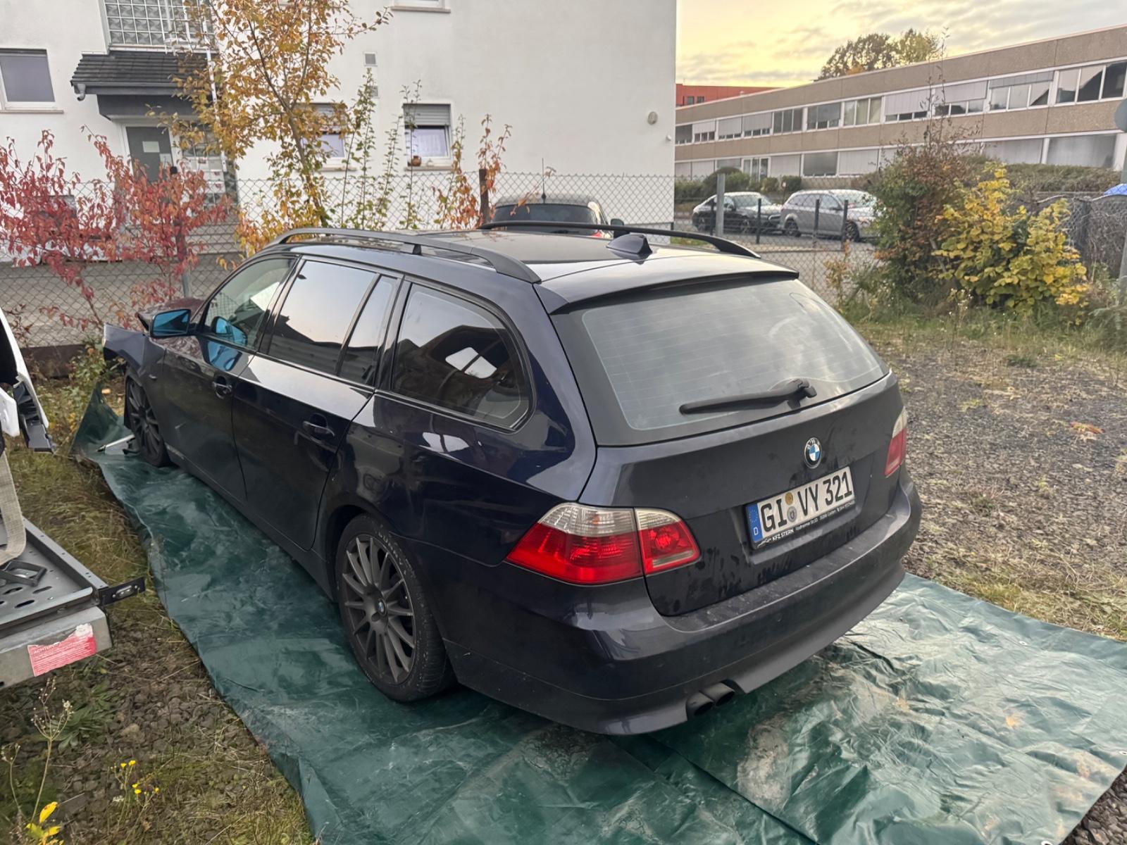 BMW 525 2005 — rear view