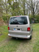Volkswagen T5 Caravelle TOP Gepflegt - silberne Volkswagen T5 Caravelle