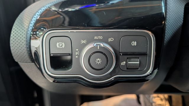 Mercedes-Benz A 180 Progressive WIDE+MBUX+KAM+LED+SPUR
