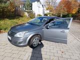 Opel Astra 1.6, 85kW NAVI - Opel Astra mit Benzin-Antrieb: Limousine, 1.8