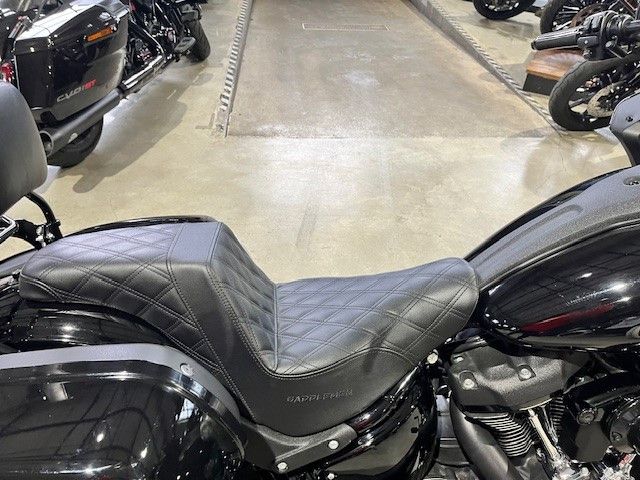 Fahrzeugabbildung Harley-Davidson FXLRST Low Rider ST 117 Umbau / Jekill