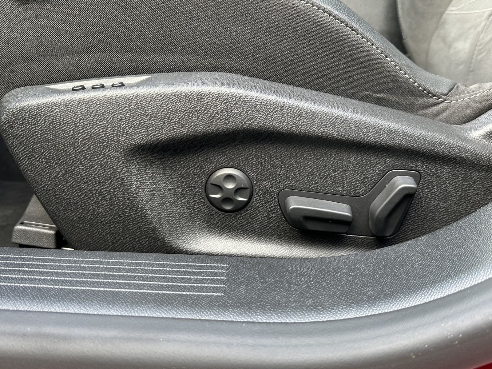 Fahrzeugabbildung Opel Astra ST 1.5 D AT GS-Line+NAV+LED+PANO+KAM+HUD