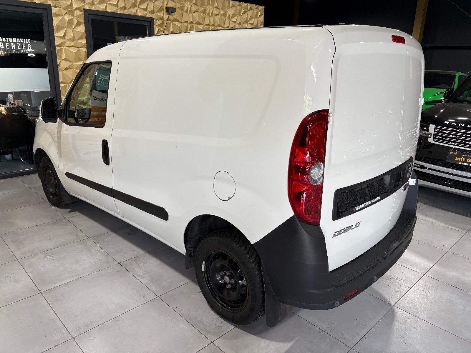 Fahrzeugabbildung Fiat Doblo SX Kasten/3-SITZ/PDC/KLIMA/TEMPOMAT