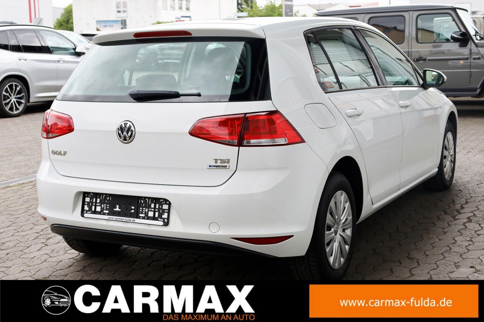 Fahrzeugabbildung Volkswagen Golf VII Lim. Trendline Panorama,8 fach bereift!