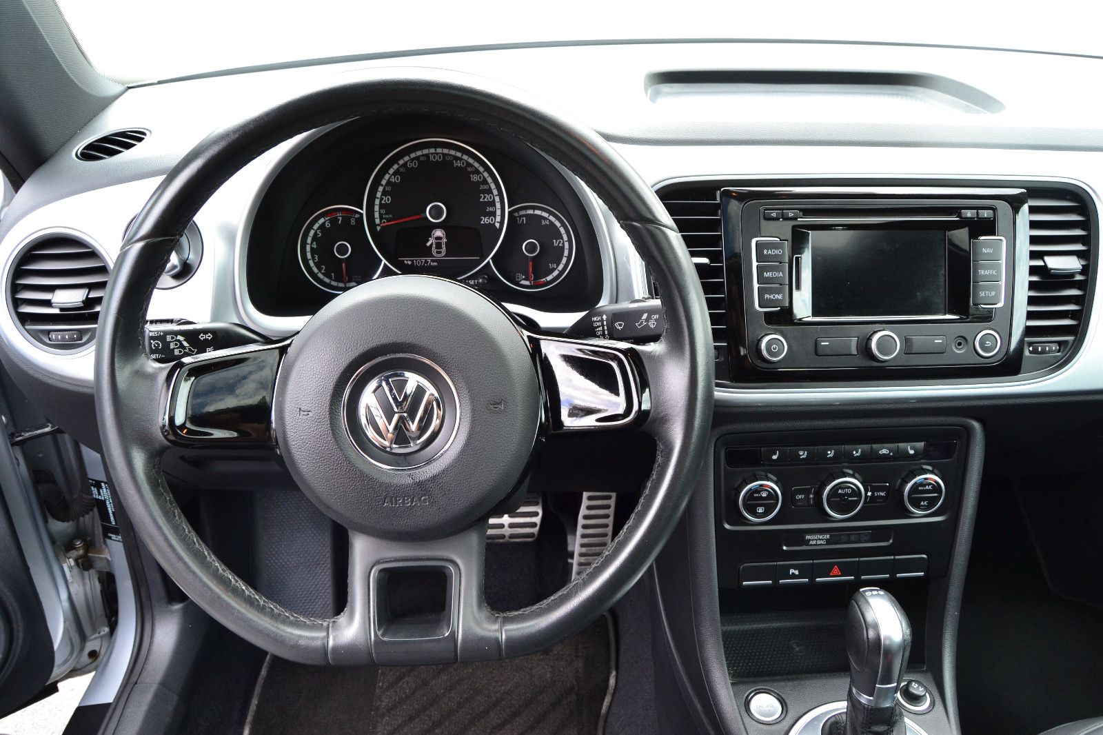 Fahrzeugabbildung Volkswagen Beetle Sport*Klima*Leder*Panoramadach*