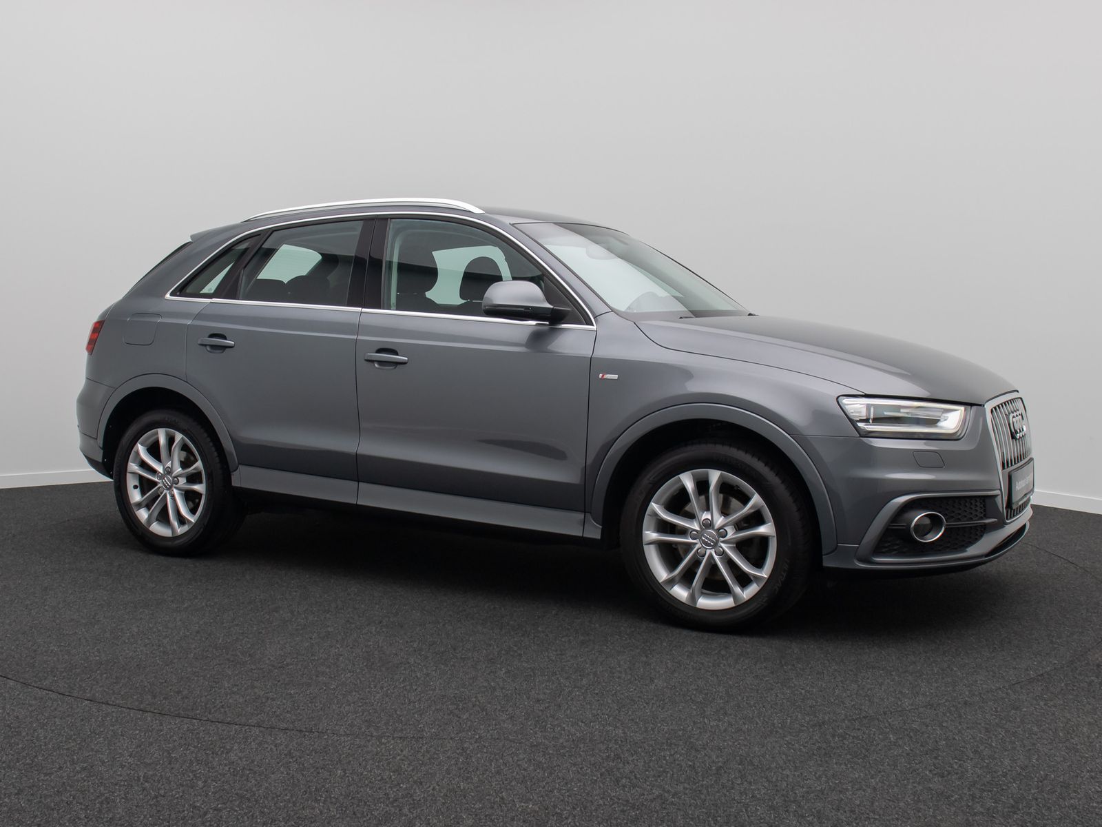 Fahrzeugabbildung Audi Q3 1.4 S Line Tempomat PDC BiXenon Sportsitz 18"