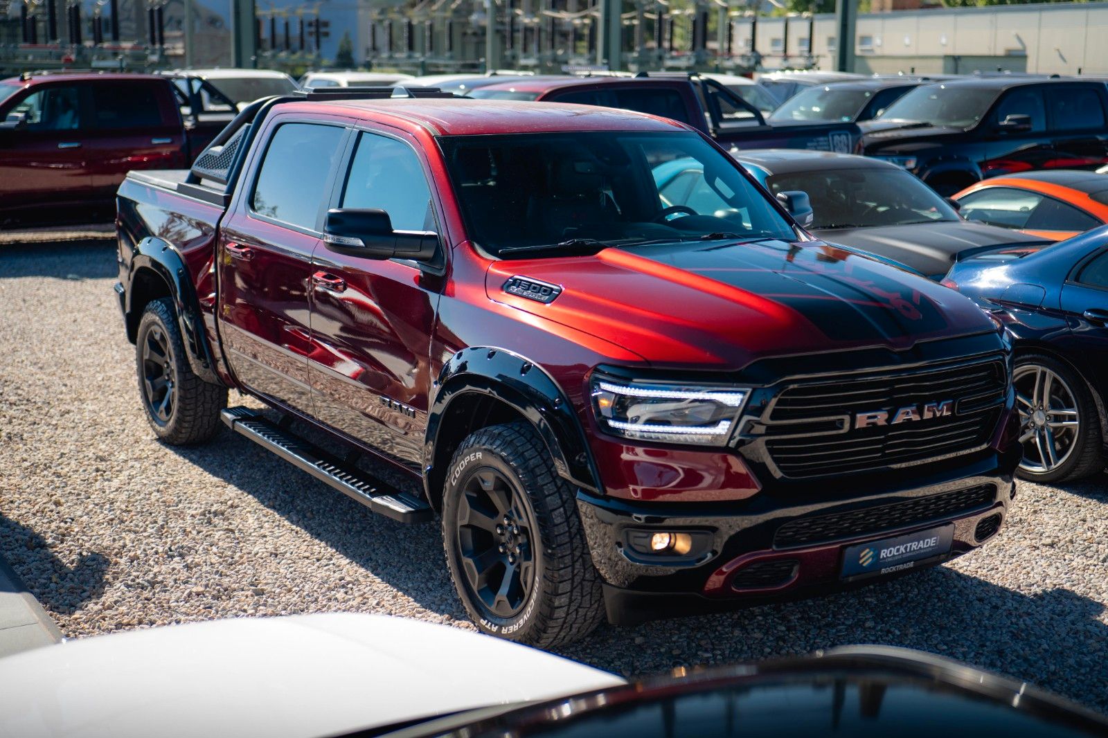 Fahrzeugabbildung Dodge RAM 5.7 V8 HEMI 4x4 OFFROAD Night-Paket *LED*