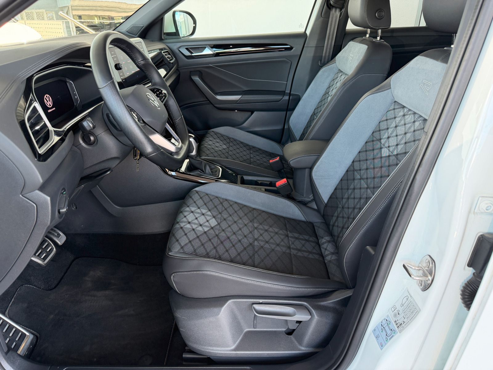 Volkswagen T-Roc - Bild 12