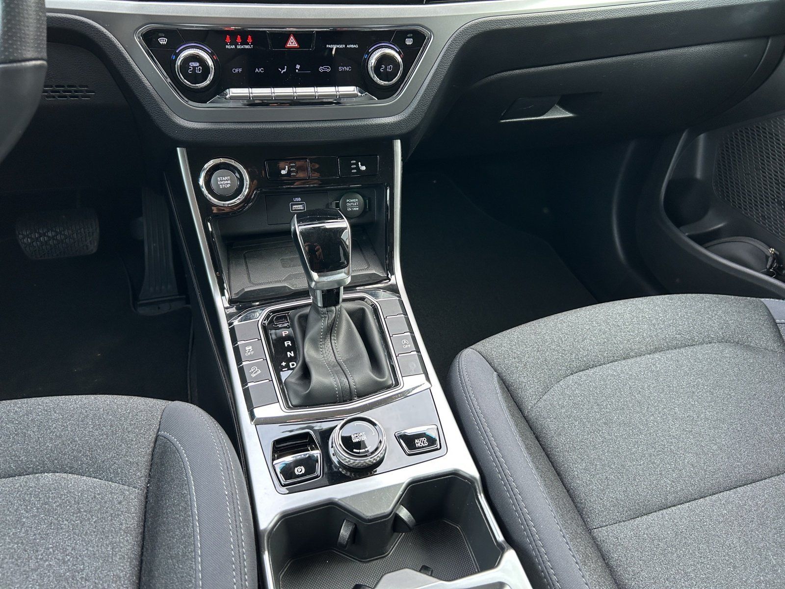 Fahrzeugabbildung Ssangyong Korando Ruby 1.5 T-GDI 2WD Aut./LED/NAVI/KAMERA/