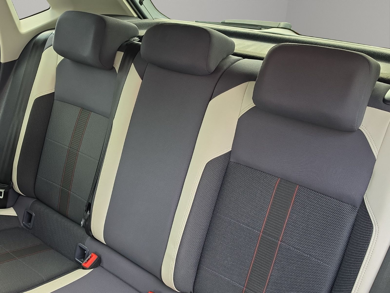Fahrzeugabbildung Volkswagen Polo VI beats 1.HAND ACC LEDER NAVI DIGITACHO