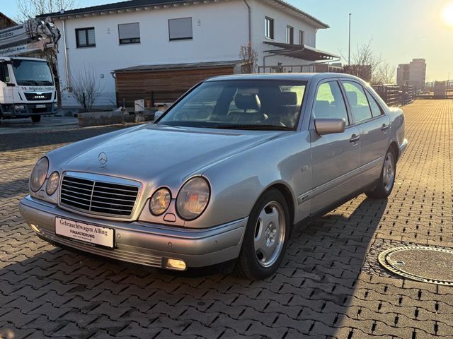 Mercedes-Benz E 320 Aut.Avantgarde 2.Hand Scheckheft Leder PDC