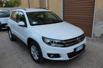 Volkswagen Tiguan - 1