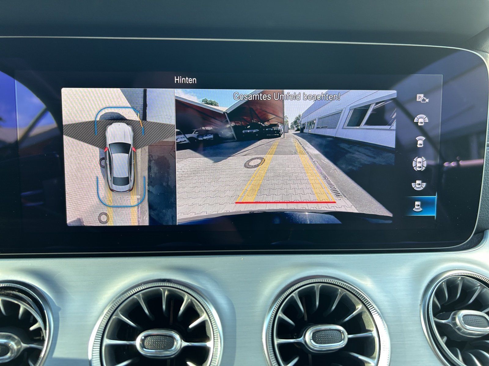 Fahrzeugabbildung Mercedes-Benz E 450 AMG Line 4Matic 9G-Tronic/LED/ACC/360°/NAV