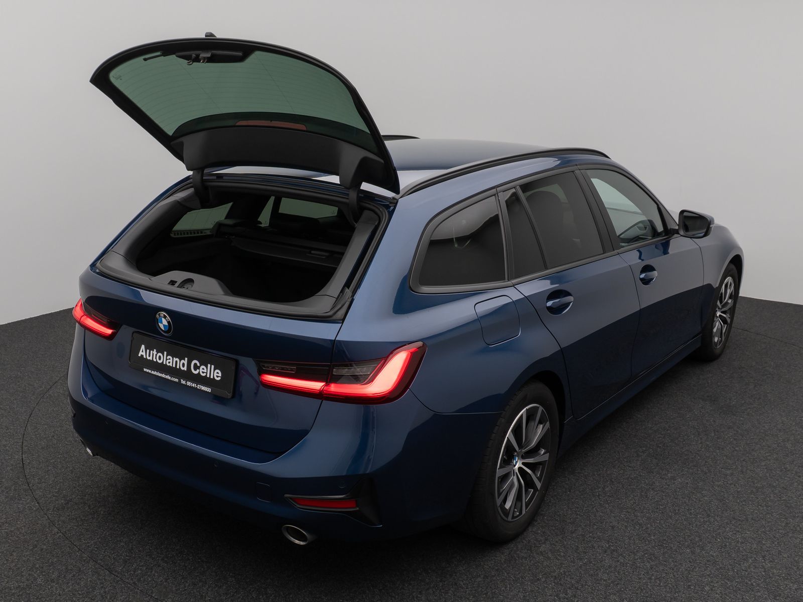 Fahrzeugabbildung BMW 320d HUD DAB CockPitPro Lordos PDC Alarm Sport