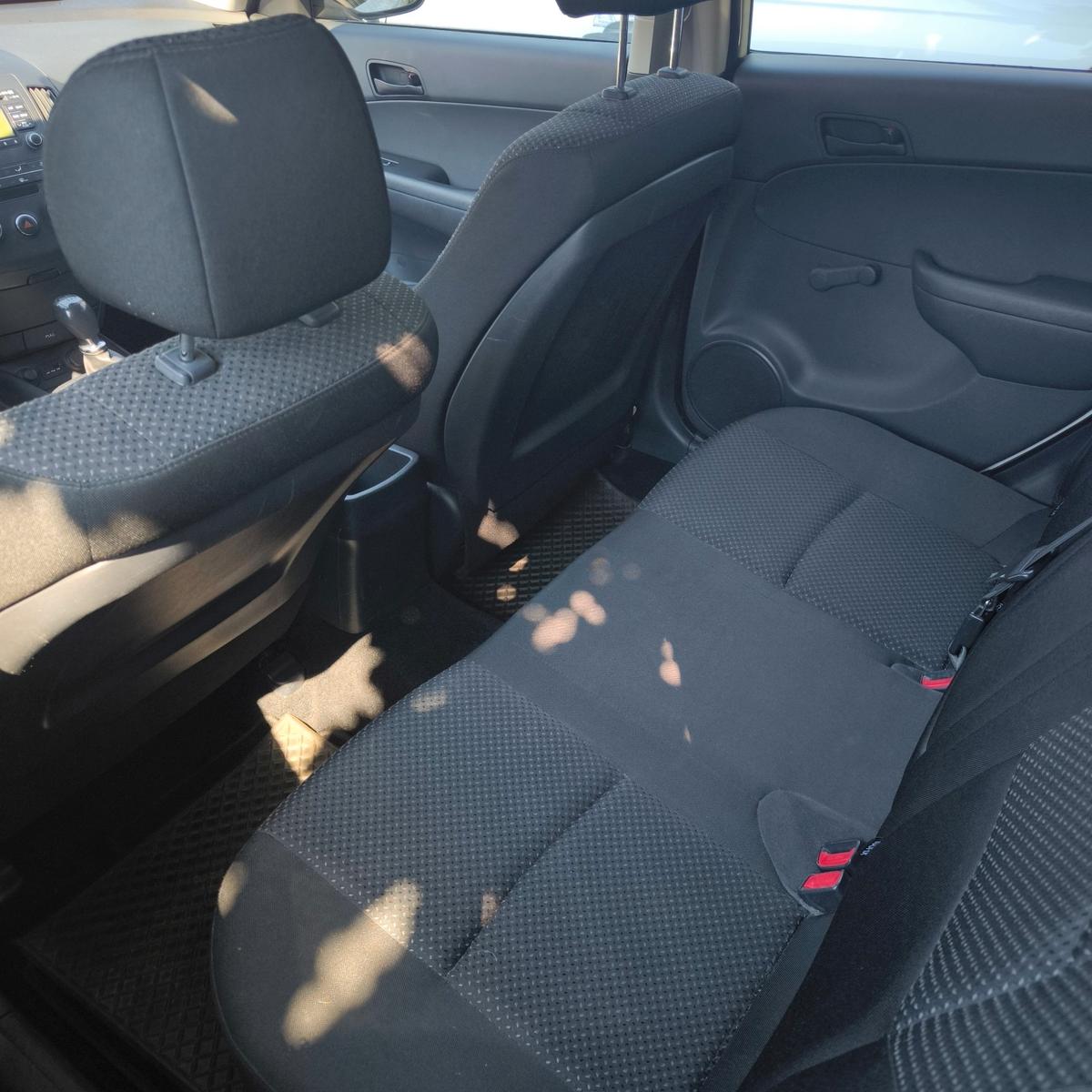 Hyundai i30 2012 — photo 9