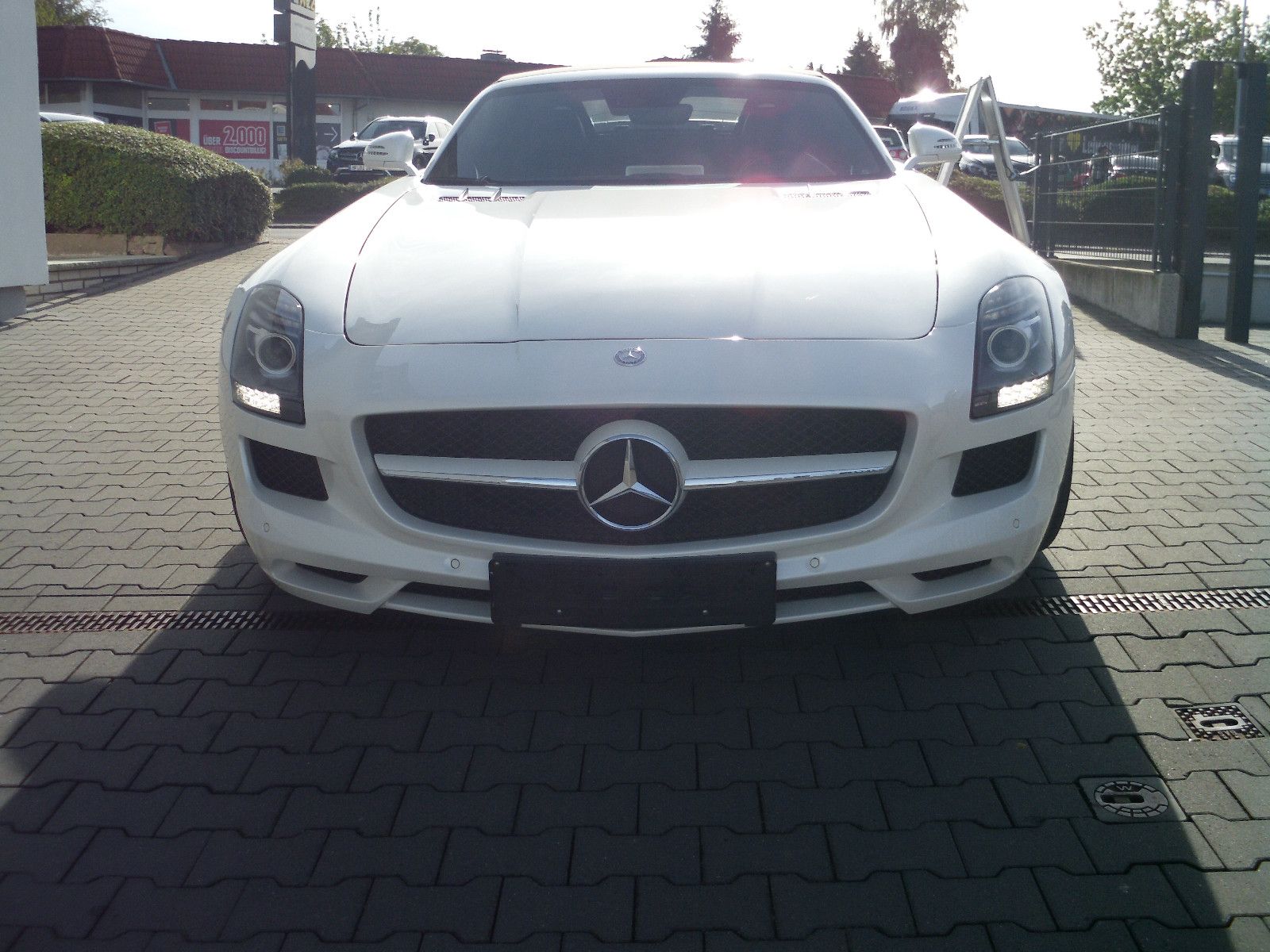 Fahrzeugabbildung Mercedes-Benz SLS AMG Roadster/Bang & Olufsen/Airscarf/Kamera