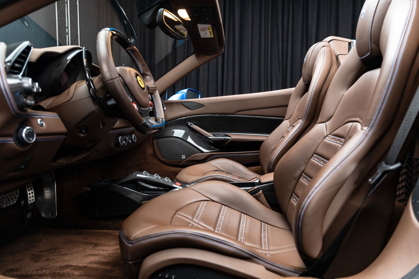 Fahrzeugabbildung Ferrari 488 Spider + Carbon + Daytona + Liftsystem