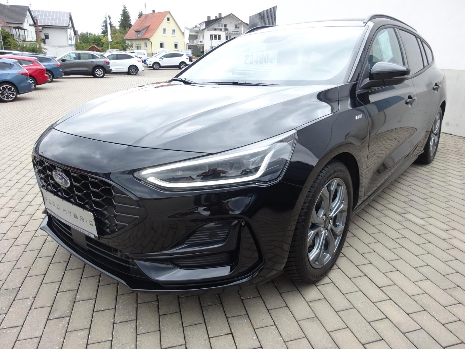 Ford Focus Turnier ST-Line X AHK Panorama MATRIX