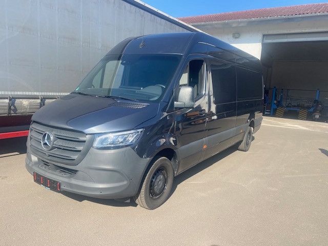 Mercedes-Benz Sprinter 319