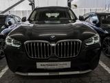 BMW X3 xDrive 30d FACEL. PANO AHK LED W-LAN NAVI SHZ - BMW X3: 30d