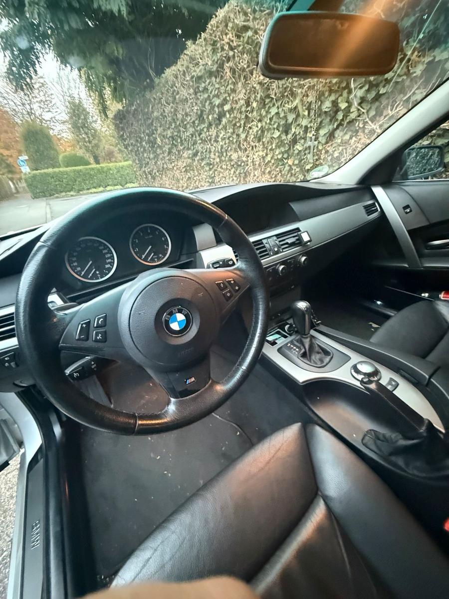 BMW 525