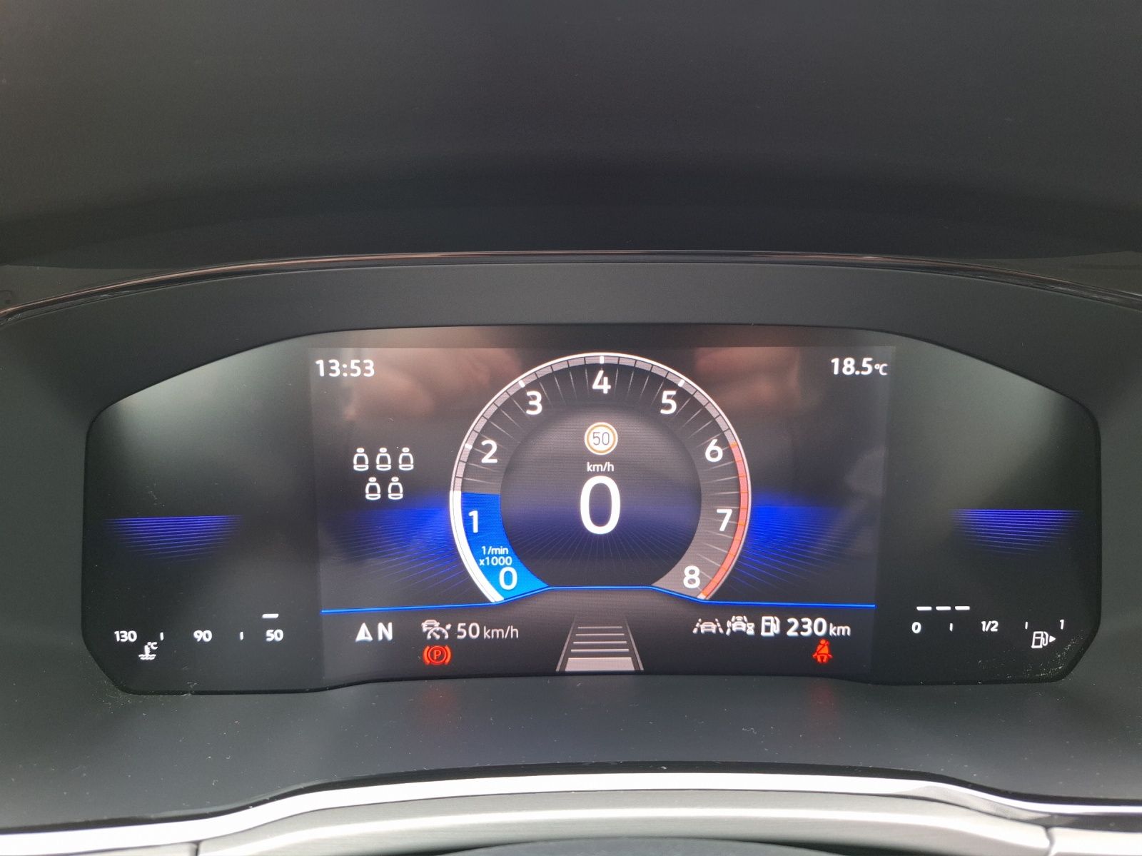 Fahrzeugabbildung Volkswagen Touran TSI Comfortline 7-Si Navi AID ACC PDC SH