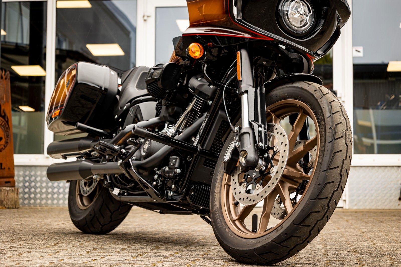 Fahrzeugabbildung Harley-Davidson FXLRST Low Rider ST 117 HeinzBikes Clubstyle SE
