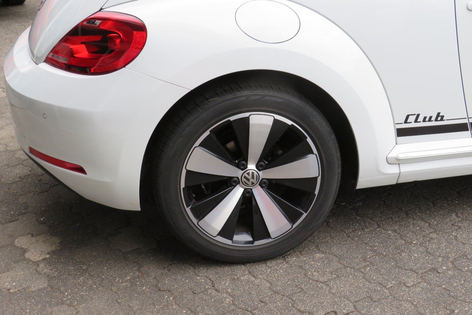 Fahrzeugabbildung Volkswagen Beetle Lim. Club XENON NAVI APP-CONNECT PDC 18`