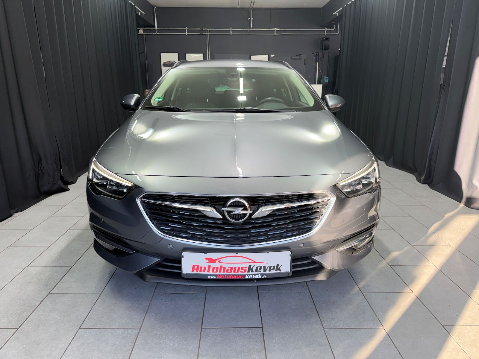 Fahrzeugabbildung Opel Insignia B Sports Tourer Edition|AUTOMATIK|NAVI