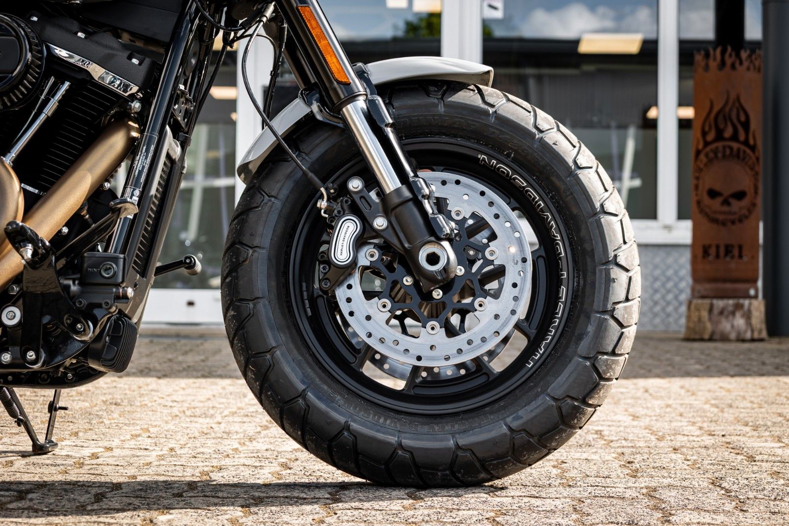 Fahrzeugabbildung Harley-Davidson FXFBS Fat Bob 114 CUI Softail - Jekill & Hyde