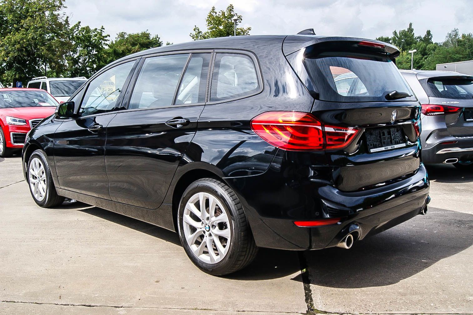 Fahrzeugabbildung BMW 218 Gran Tourer d AUTOMATIK BUSINESS NAVIGATION