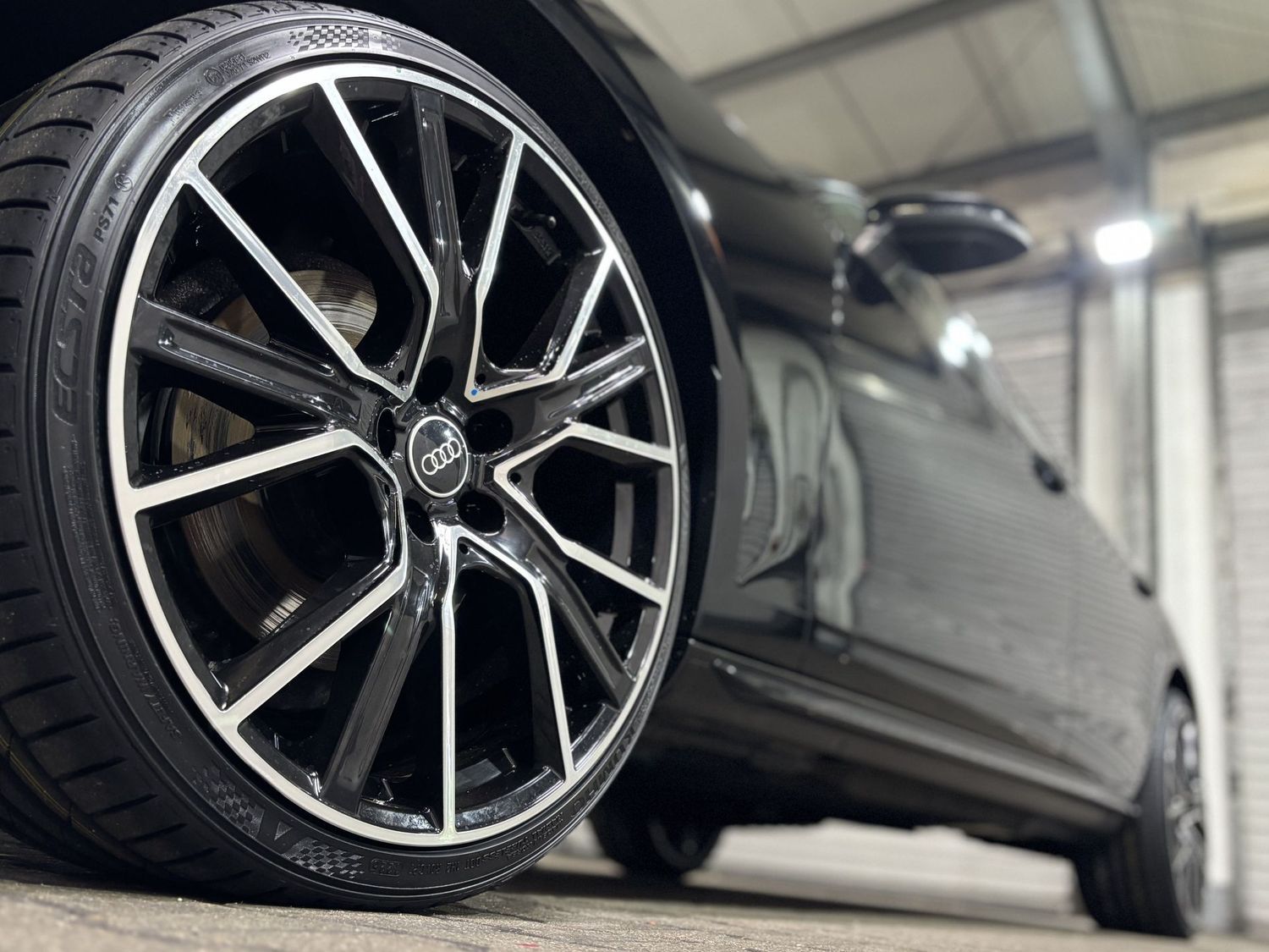 Fahrzeugabbildung Audi A4 30 TDI S-line #Matrix#Virtual#Black#B&O#20"