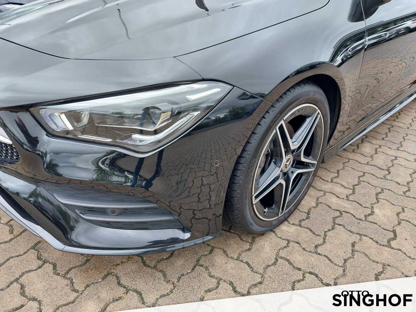 Fahrzeugabbildung Mercedes-Benz CLA 200 AMG Pano+Night+Rü Kam+TOTW+dyn.LED+Sound
