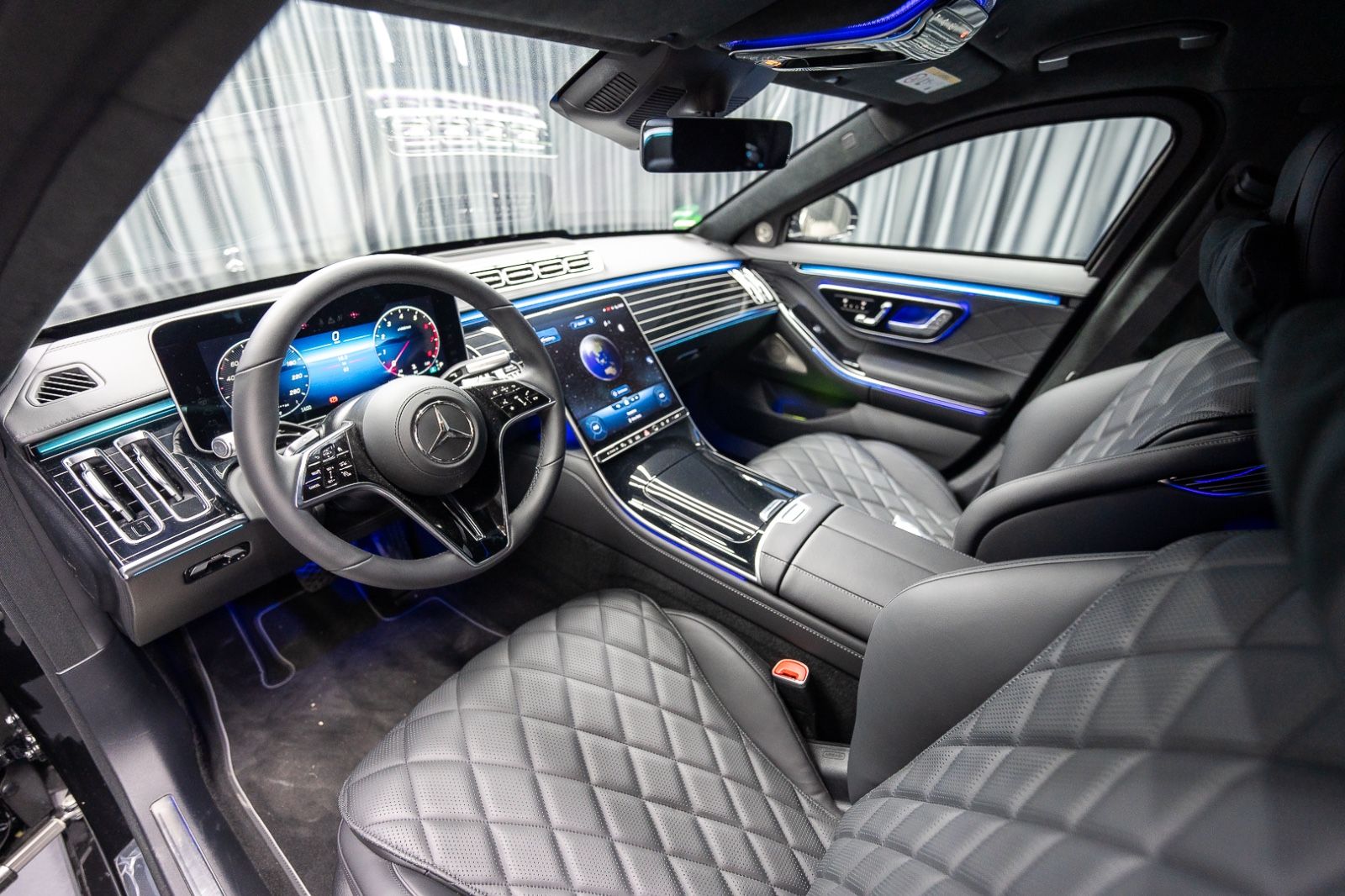 Fahrzeugabbildung Mercedes-Benz S 680 4M GUARD Armored VR10 FULL STOCK 2025