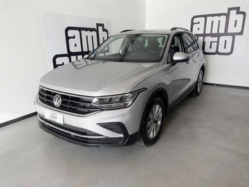 Volkswagen Tiguan - 1