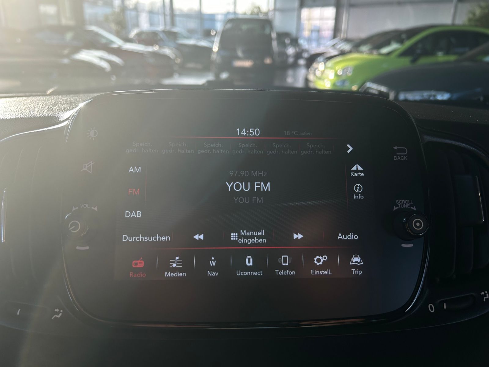 Fahrzeugabbildung Abarth 695 75 Anniversario 1.4 T-Jet BEATS