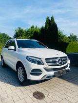 Mercedes-Benz GLE 250 d 4MATIC - - weiße Mercedes-Benz GLE 250