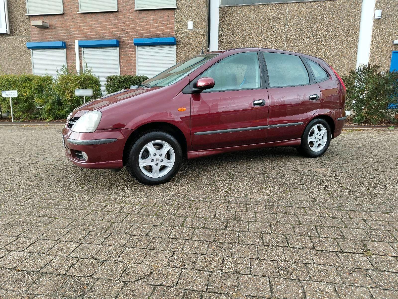 Nissan Almera Tino