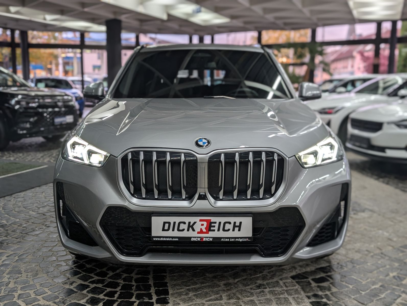 Fahrzeugabbildung BMW X1 23 i xDrive M Sport H&K PANO LEDER AHK Ad-LED