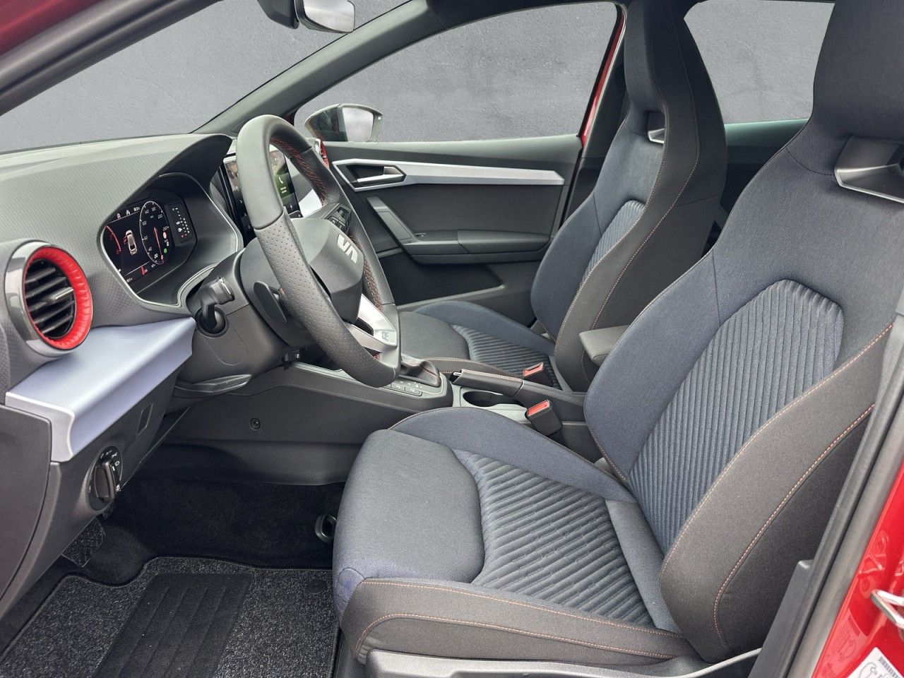 Fahrzeugabbildung SEAT Ibiza FR Black Edition 1.5 TSI 150 PS DSG - mit KI generiert/bearbeitet