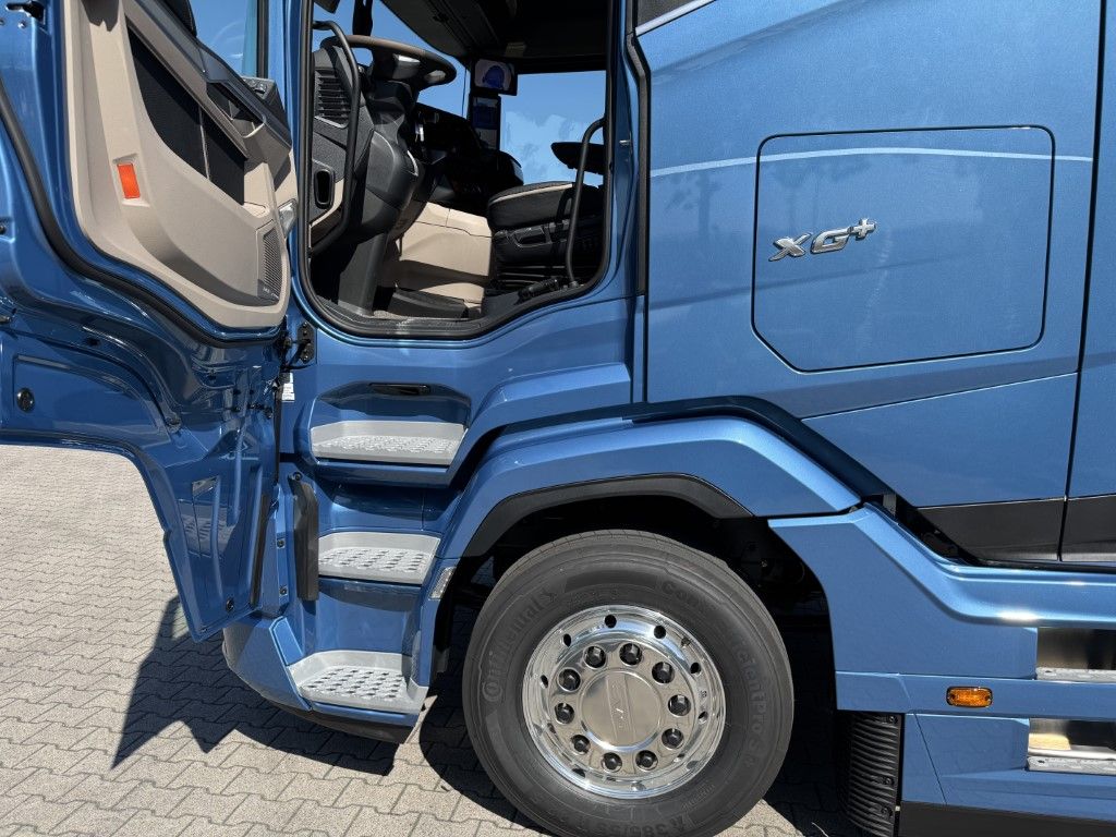 Fahrzeugabbildung DAF FT XG  530 BLAU METALLIC Limited Edition