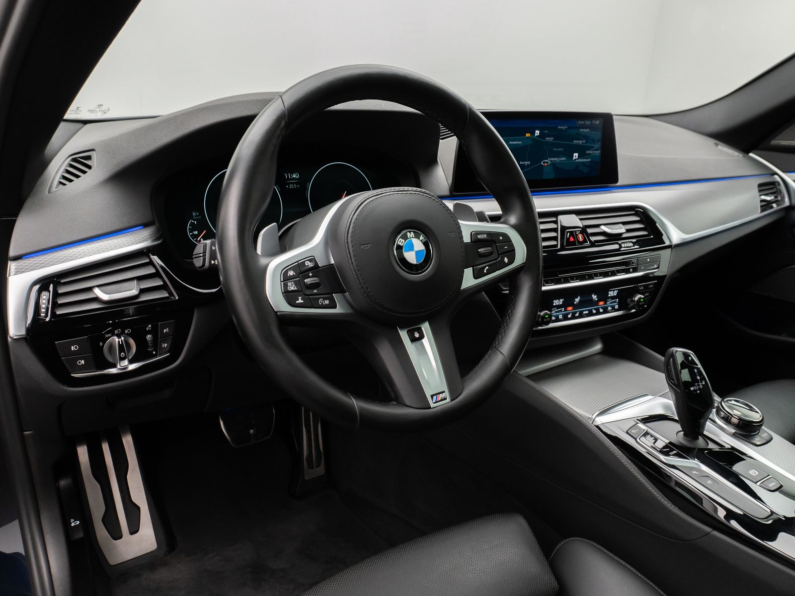 Fahrzeugabbildung BMW 540d xD M Sport Panorama 360°HUD SoftCl Massage